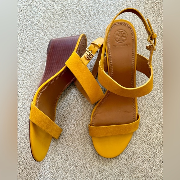 Tory Burch Mini Benton Wedged Sandals in Goldfinch - Picture 1 of 8